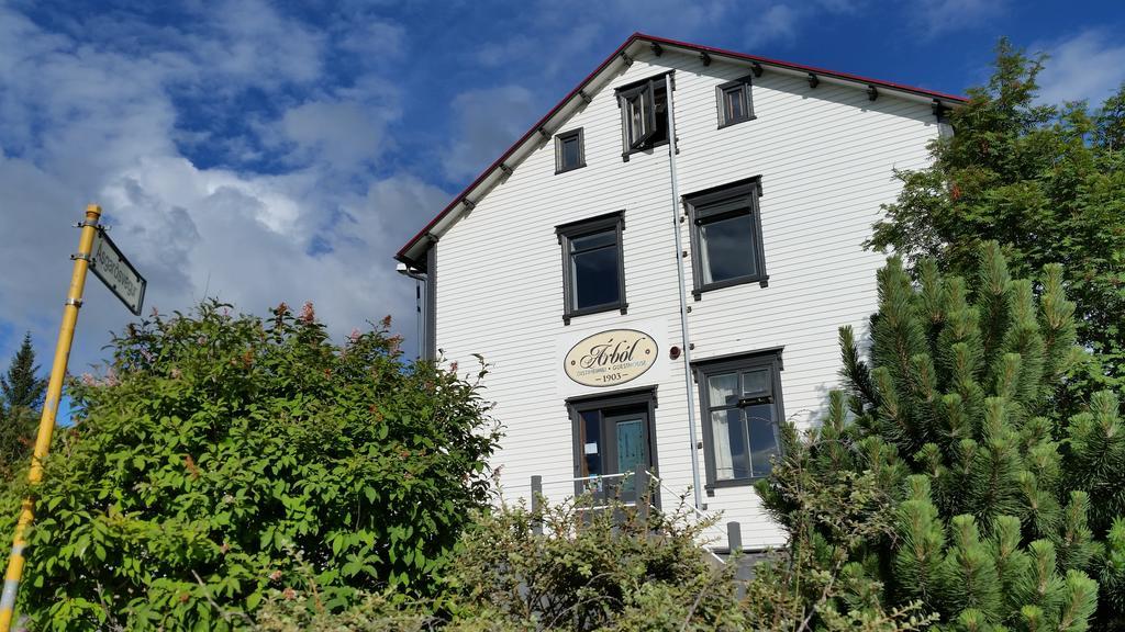Arbol Guesthouse Húsavík Rum bild